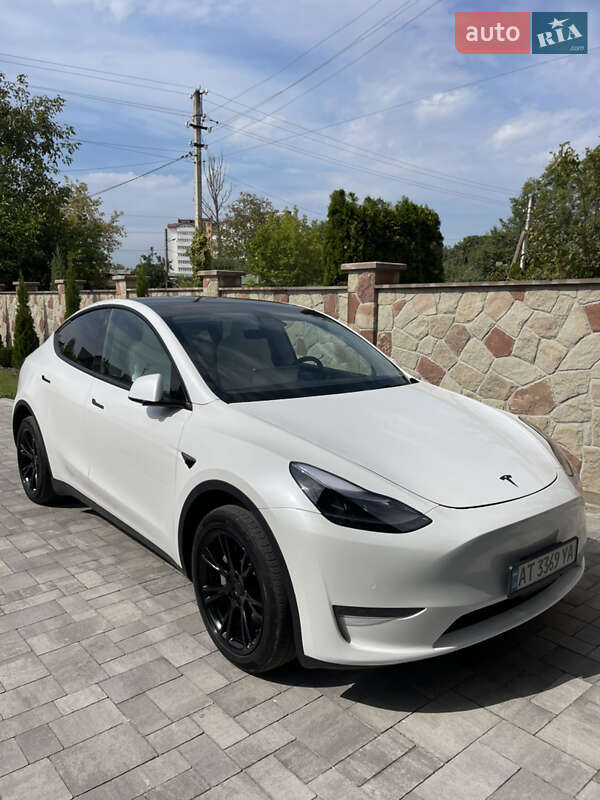 Tesla Model Y 2021