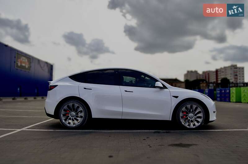 Позашляховик / Кросовер Tesla Model Y 2021 в Вінниці