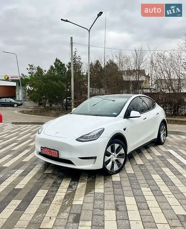 Tesla Model Y