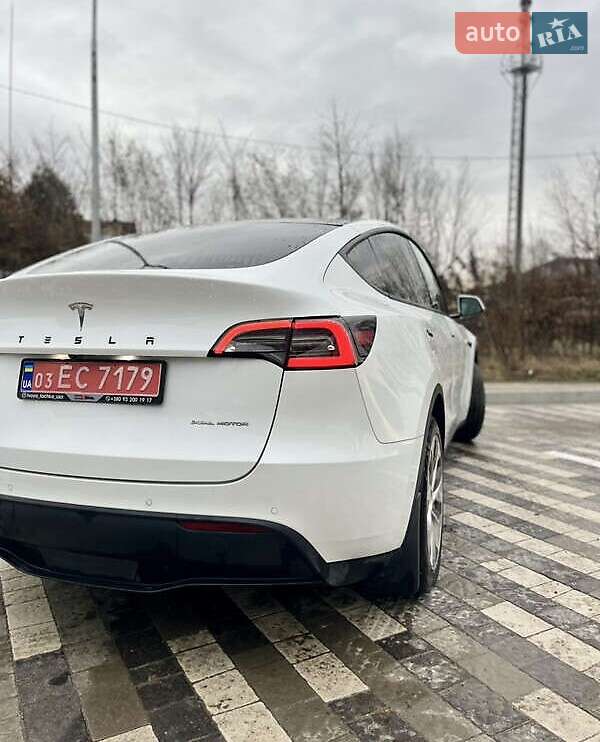 Позашляховик / Кросовер Tesla Model Y 2021 в Києві