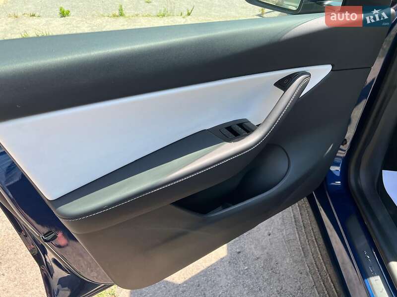 Внедорожник / Кроссовер Tesla Model Y 2020 в Виннице