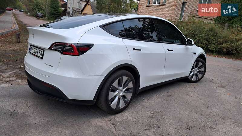 Tesla Model Y 2020