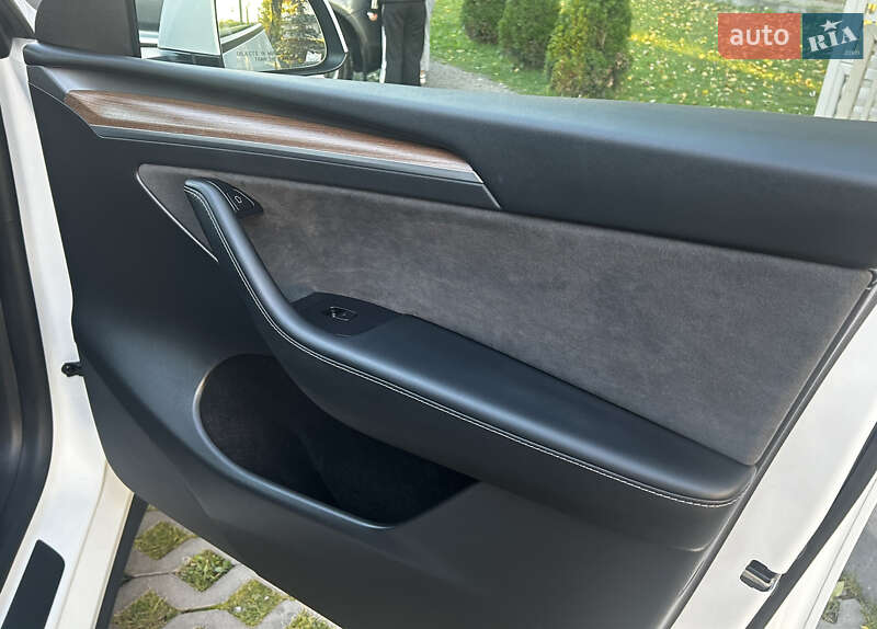 Внедорожник / Кроссовер Tesla Model Y 2022 в Тернополе