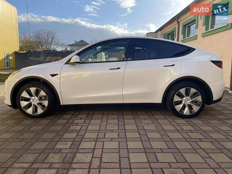 Внедорожник / Кроссовер Tesla Model Y 2023 в Львове