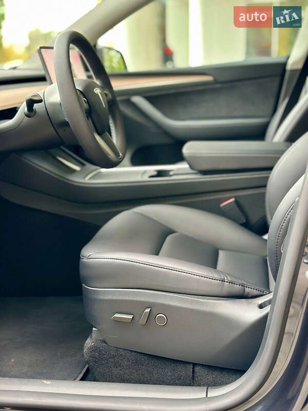 Позашляховик / Кросовер Tesla Model Y 2024 в Дніпрі