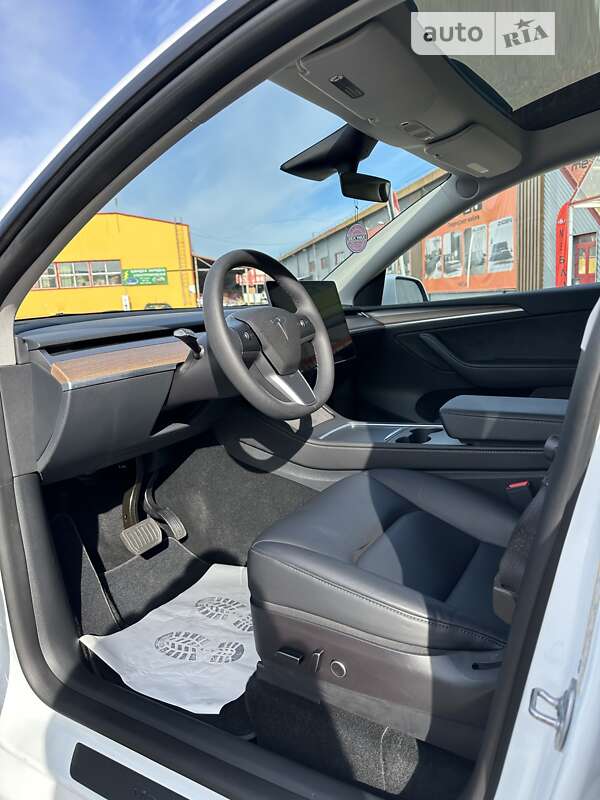 Внедорожник / Кроссовер Tesla Model Y 2023 в Житомире