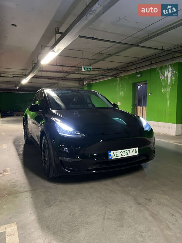 Tesla Model Y 2021