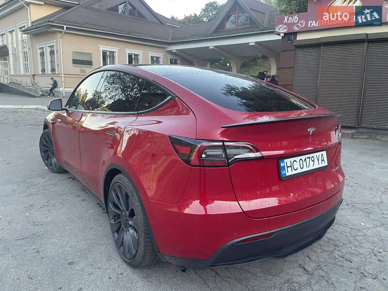 Позашляховик / Кросовер Tesla Model Y 2021 в Львові