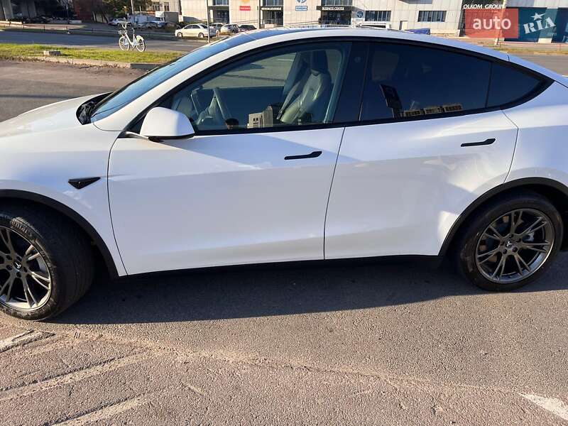 Позашляховик / Кросовер Tesla Model Y 2021 в Вінниці