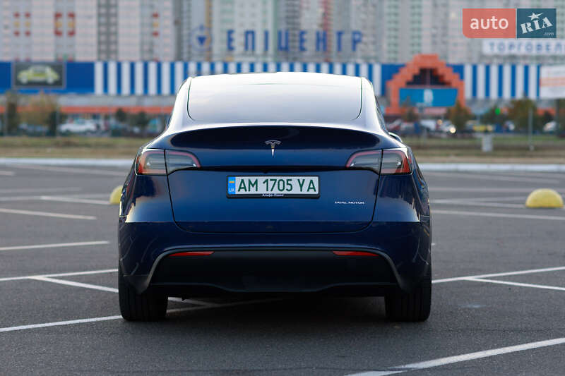 Внедорожник / Кроссовер Tesla Model Y 2023 в Киеве