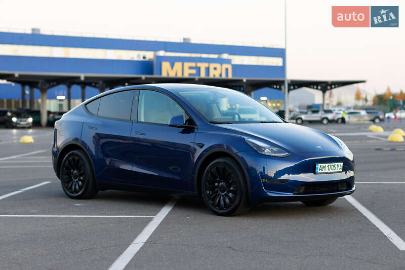 Внедорожник / Кроссовер Tesla Model Y 2023 в Киеве