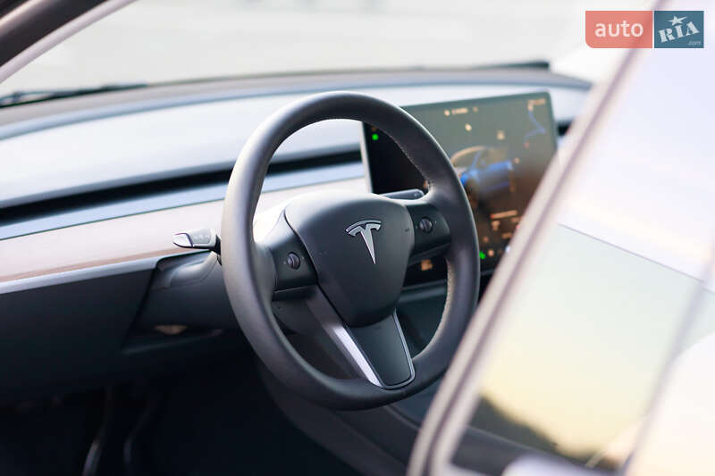 Внедорожник / Кроссовер Tesla Model Y 2023 в Киеве
