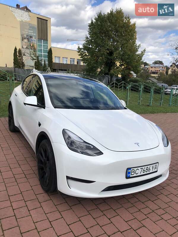 Внедорожник / Кроссовер Tesla Model Y 2023 в Трускавце