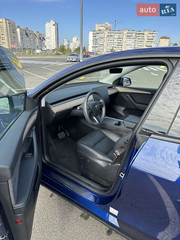 Позашляховик / Кросовер Tesla Model Y 2023 в Києві