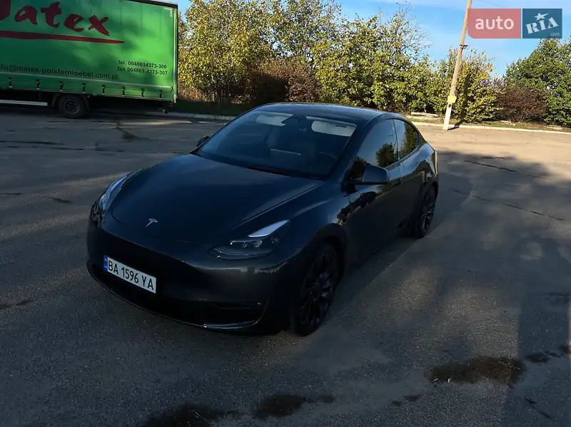 Внедорожник / Кроссовер Tesla Model Y 2021 в 