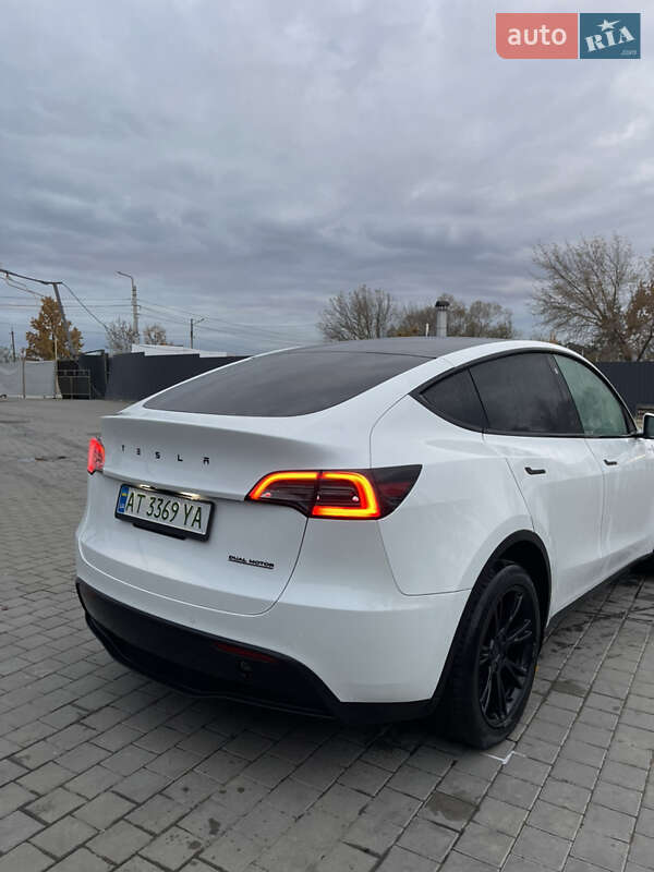 Позашляховик / Кросовер Tesla Model Y 2021 в Івано-Франківську
