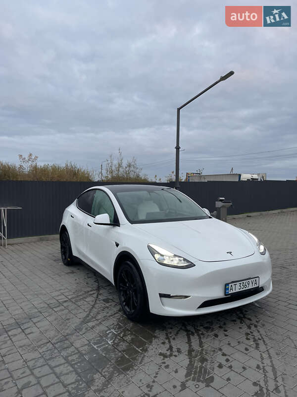 Позашляховик / Кросовер Tesla Model Y 2021 в Івано-Франківську