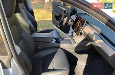Позашляховик / Кросовер Tesla Model Y 2023 в 