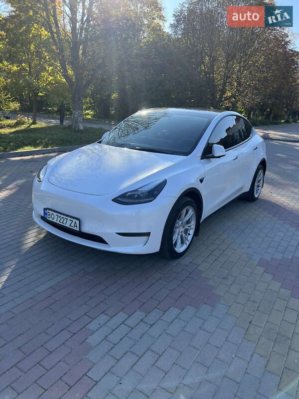 Tesla Model Y 2022