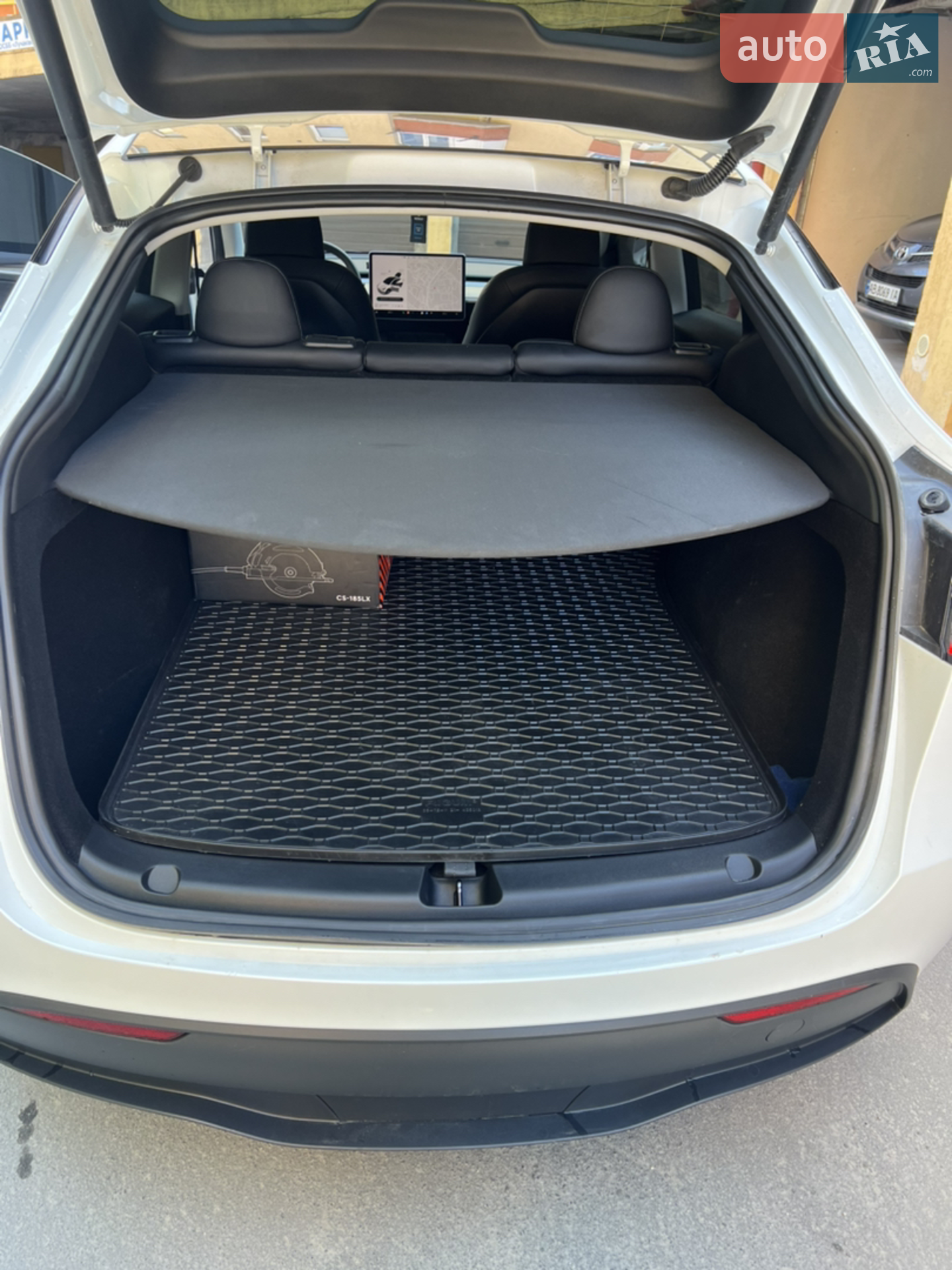 2022 Tesla Model Y - мініатюра 8