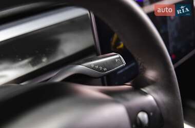 Внедорожник / Кроссовер Tesla Model Y 2021 в 