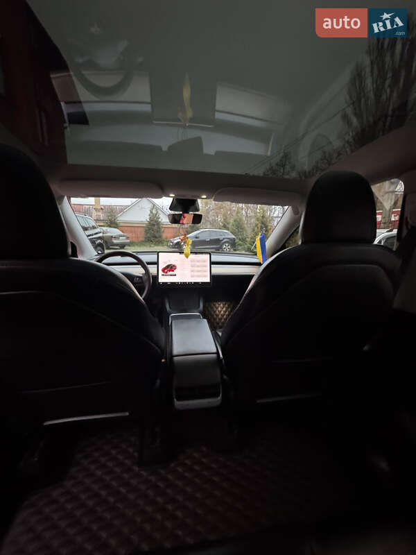 Внедорожник / Кроссовер Tesla Model Y 2022 в Киеве