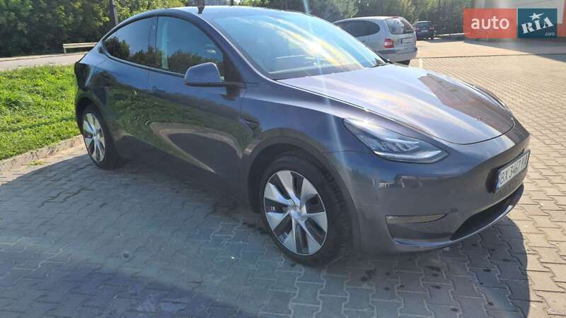 Tesla Model Y 2021