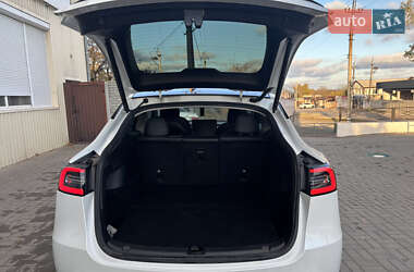 Внедорожник / Кроссовер Tesla Model Y 2021 в 