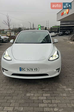 Позашляховик / Кросовер Tesla Model Y 2021 в Львові