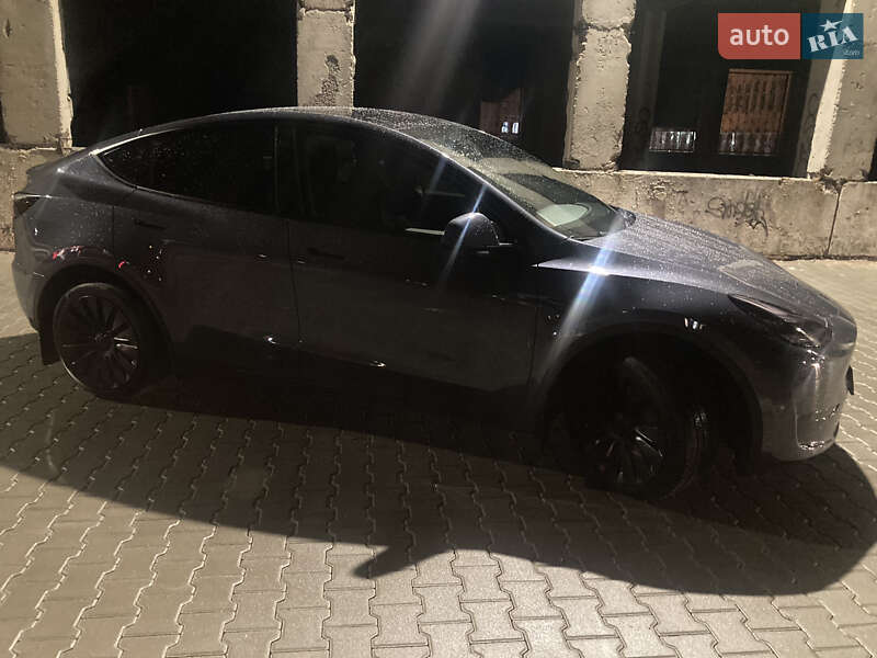 Позашляховик / Кросовер Tesla Model Y 2023 в Тернополі