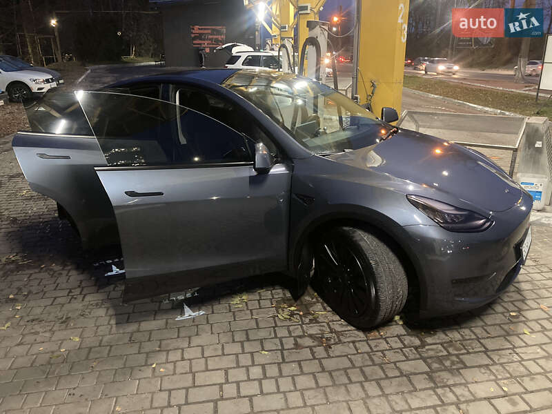 Позашляховик / Кросовер Tesla Model Y 2023 в Тернополі