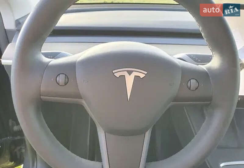 Внедорожник / Кроссовер Tesla Model Y 2023 в Киеве