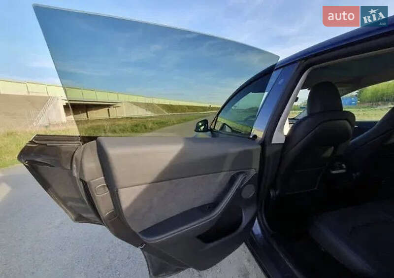 Внедорожник / Кроссовер Tesla Model Y 2023 в Киеве