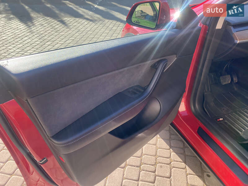 Позашляховик / Кросовер Tesla Model Y 2021 в Львові