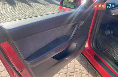 Внедорожник / Кроссовер Tesla Model Y 2021 в 