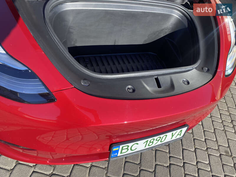 Позашляховик / Кросовер Tesla Model Y 2021 в Львові
