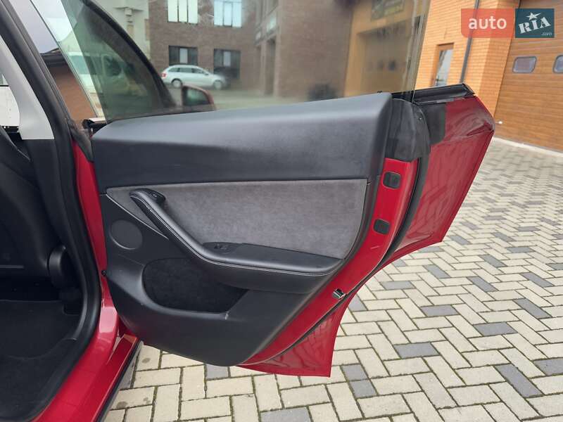 Внедорожник / Кроссовер Tesla Model Y 2023 в Ровно