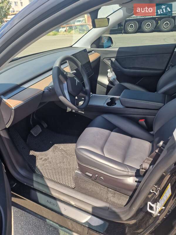 Позашляховик / Кросовер Tesla Model Y 2021 в Києві