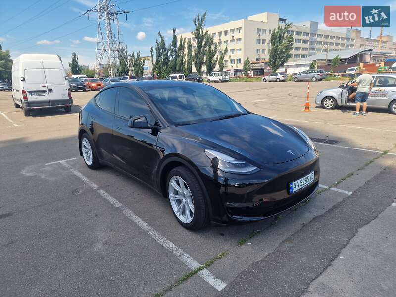 Позашляховик / Кросовер Tesla Model Y 2021 в Києві