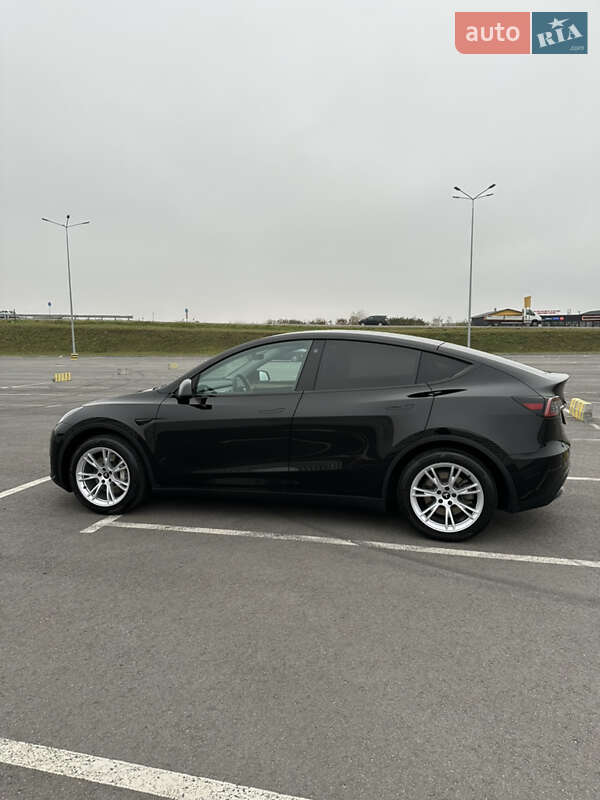 Внедорожник / Кроссовер Tesla Model Y 2023 в Львове