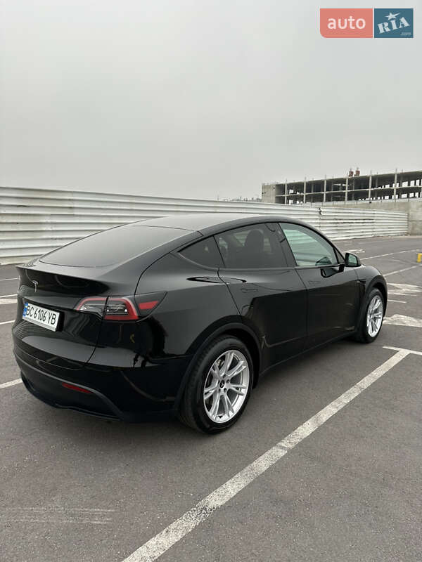 Внедорожник / Кроссовер Tesla Model Y 2023 в Львове