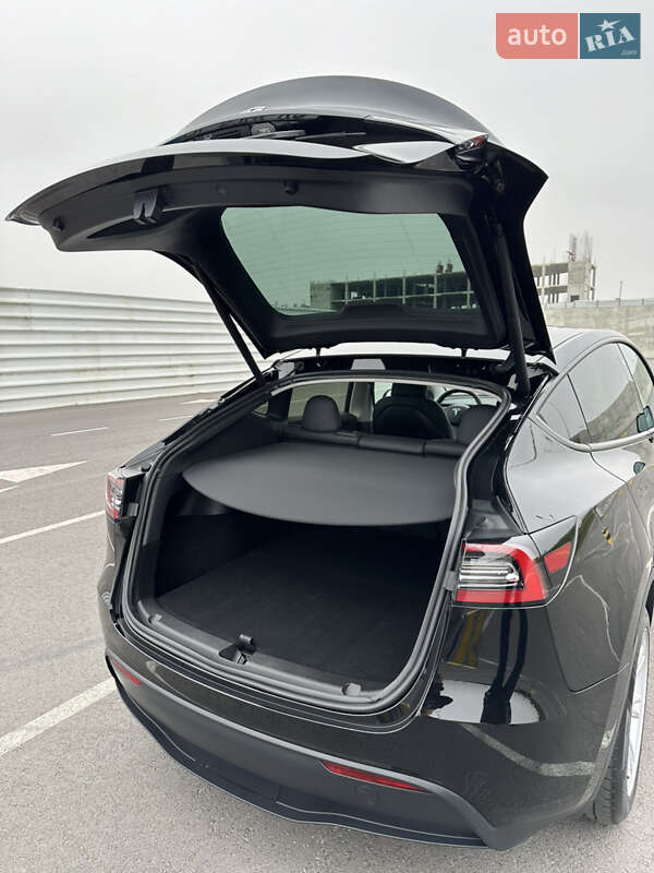 Внедорожник / Кроссовер Tesla Model Y 2023 в Львове