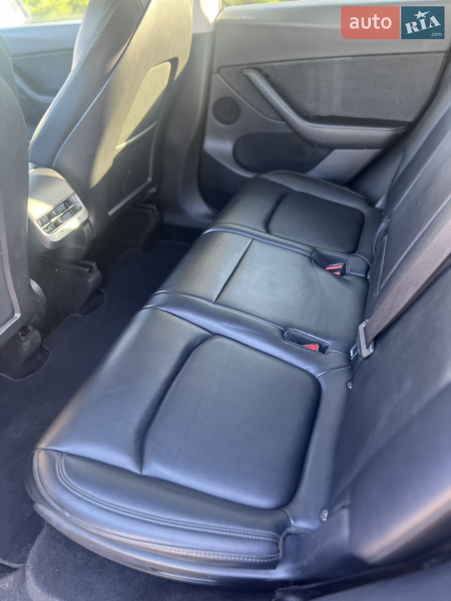 2022 Tesla Model Y - мініатюра 11