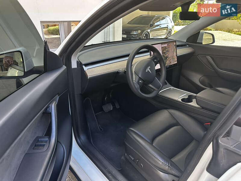 Внедорожник / Кроссовер Tesla Model Y 2021 в Киеве