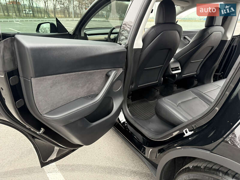 Внедорожник / Кроссовер Tesla Model Y 2022 в Днепре