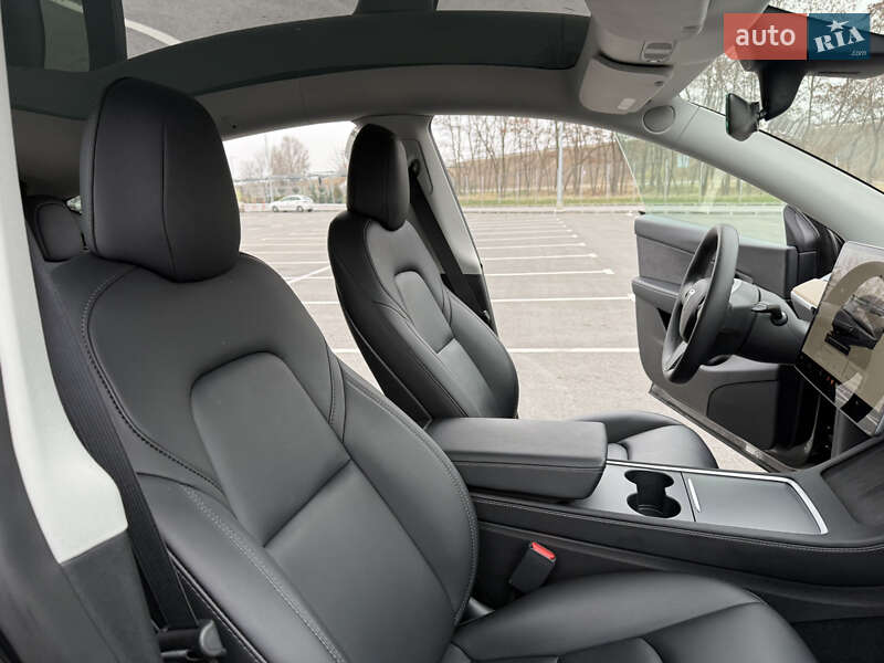 Внедорожник / Кроссовер Tesla Model Y 2022 в Днепре