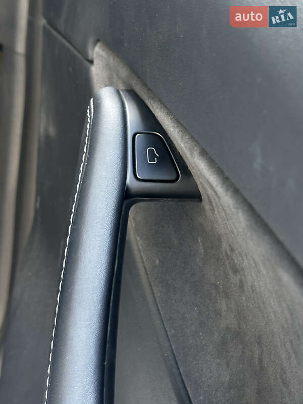 Внедорожник / Кроссовер Tesla Model Y 2021 в Киеве