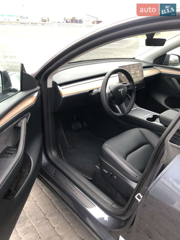 Позашляховик / Кросовер Tesla Model Y 2023 в Рівному
