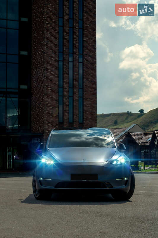 Позашляховик / Кросовер Tesla Model Y 2022 в Києві