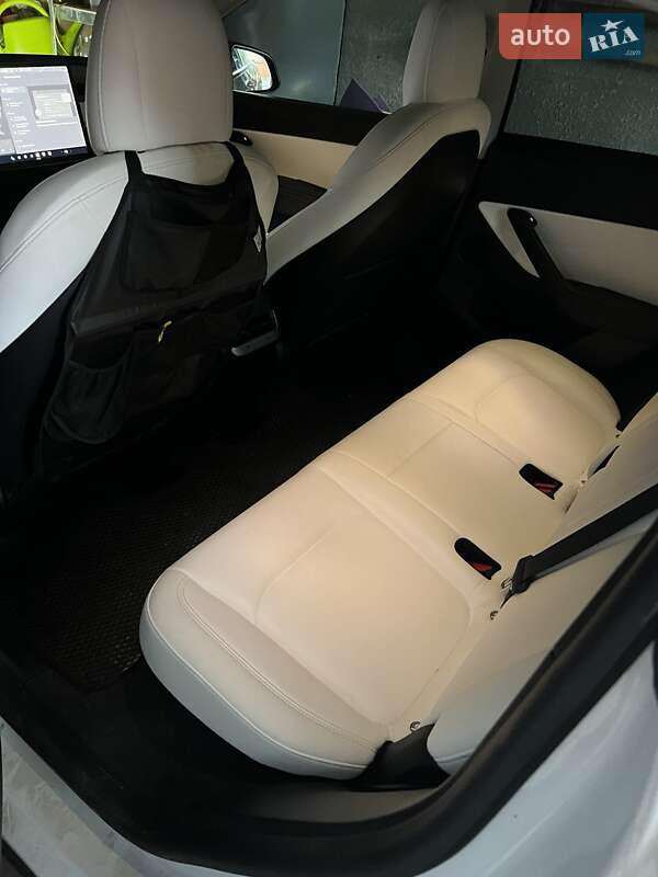 Внедорожник / Кроссовер Tesla Model Y 2022 в Львове